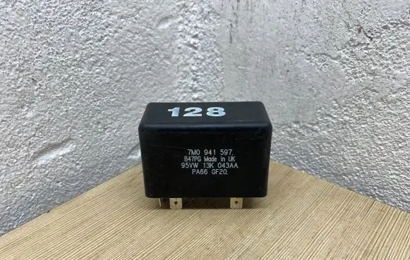 Volkswagen Sharan Other relay 7M0941597 PA66GF20 07PL13K043AA