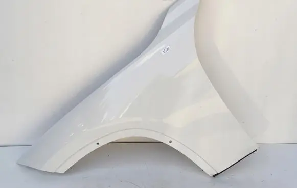 BMW X1 E84 Fender ALPINWEISS
