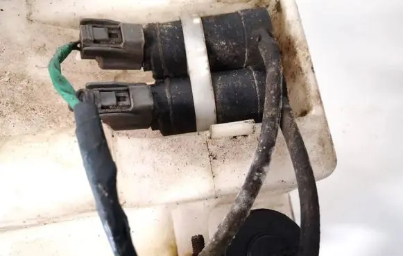 Subaru Forester SG Windscreen/windshield washer pump