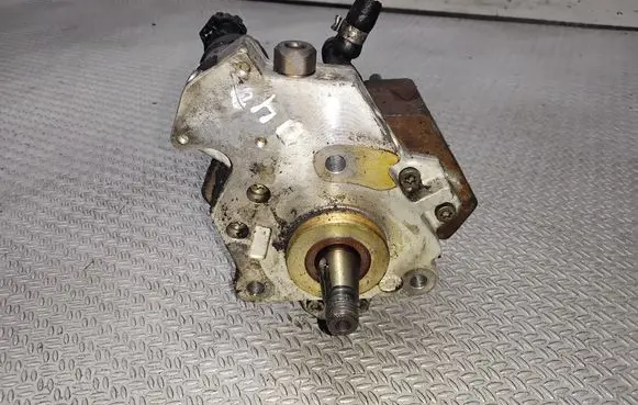 Renault Laguna II Fuel injection high pressure pump 0445010075 8200108225