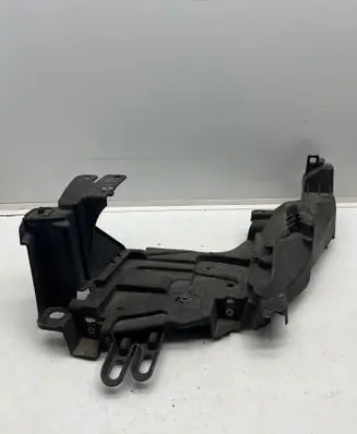 Headlight/headlamp mounting bracket