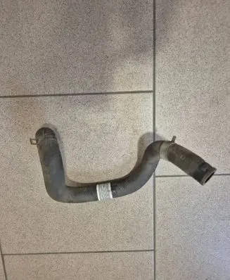 Engine coolant pipe/hose