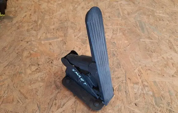 Smart ForTwo I Accelerator throttle pedal 0280752226 96912391