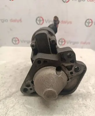 Renault Kangoo II Starter motor M0T87881 192453 000009993356
