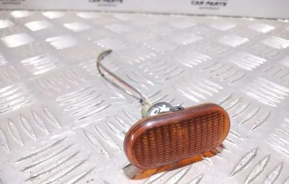 Renault Scenic I Front fender indicator light 7700822136
