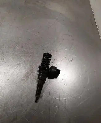 Skoda Octavia Mk2 (1Z) Fuel injector 038130073ag 0414720215