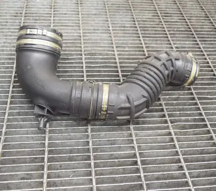 Maserati Ghibli Air intake hose/pipe 670003846 70569144