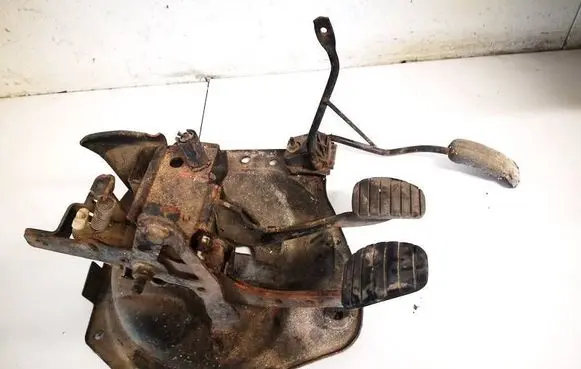Renault Kangoo I Clutch pedal 