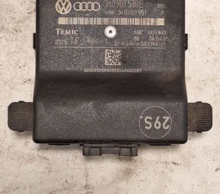 Volkswagen Golf V Gateway control module 1K0907951 1K0907530E 0325