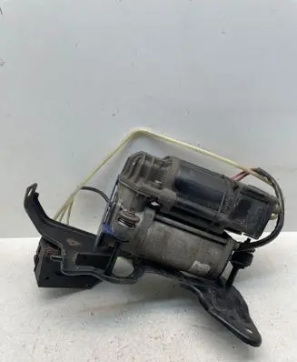 Mercedes-Benz R AMG W251 Air suspension compressor/pump A2053200104