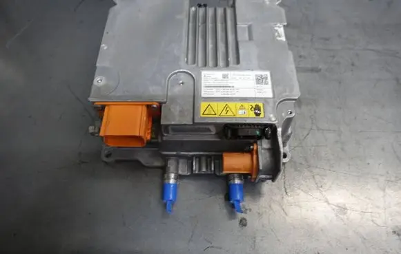 Mercedes-Benz EQA Voltage converter inverter A0009009935