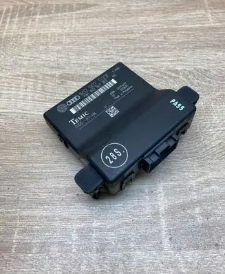 Volkswagen Golf V Gateway control module 1K0907530F 1K0907951