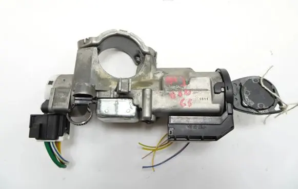 Suzuki Swift II Ignition lock 3397068L00 0440810048802