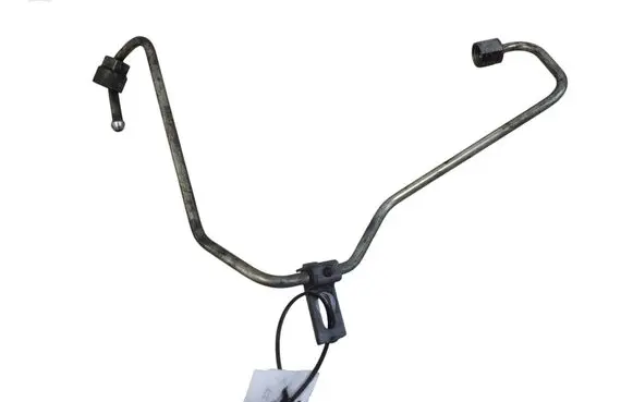 Jaguar XE Fuel injector supply line/pipe 