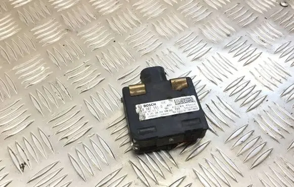 Volkswagen PASSAT B8 Distronic sensor radar 3Q0907561D 3Q0907572C