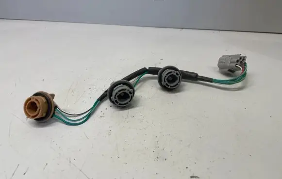Toyota Hilux (AN10, AN20, AN30) Rear tail light wiring loom 