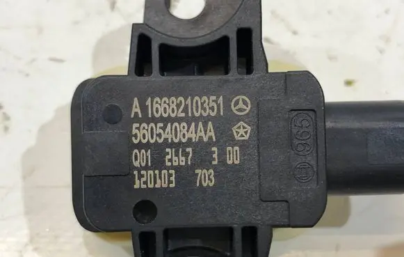 Jeep Grand Cherokee Airbag deployment crash/impact sensor A1668210351 56054084AA 20101703