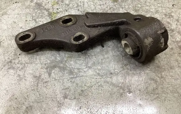 Land Rover Range Rover Sport L320 Front differential bracket 3654DT3