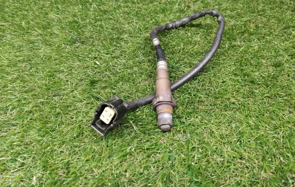 Mercedes-Benz E W212 Lambda probe sensor 0045420818 0258000747
