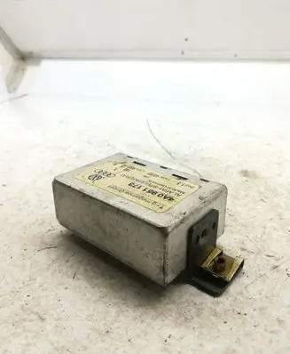 Audi A6 S6 C4 4A Alarm control unit/module 4A0951173