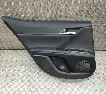 Toyota Camry VIII XV70 Rear door card panel trim 67776X1410
