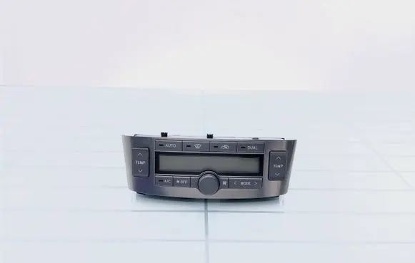 Toyota Avensis T250 Climate control unit 5590205050 5590005202