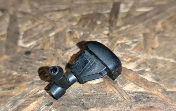 Jeep Grand Cherokee (WJ) Windshield washer spray nozzle
