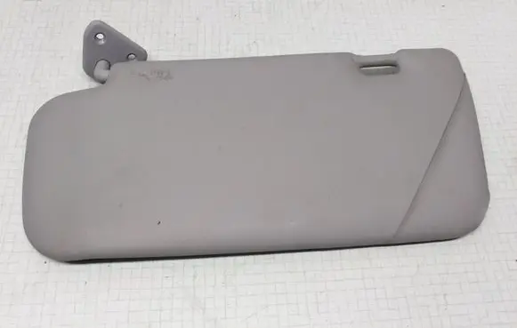 Nissan Primera Sun visor