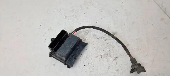 Saab 9-3 Ver2 Fan control module 1379151