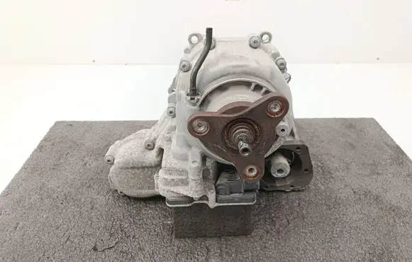 BMW X1 E84 Gearbox transfer box case 7619176 7619181