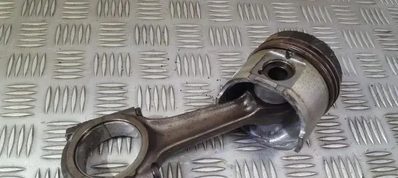 Peugeot Partner Piston with connecting rod