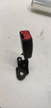Rear seatbelt buckle