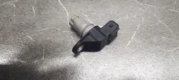 Renault Master II Camshaft position sensor 8200789528