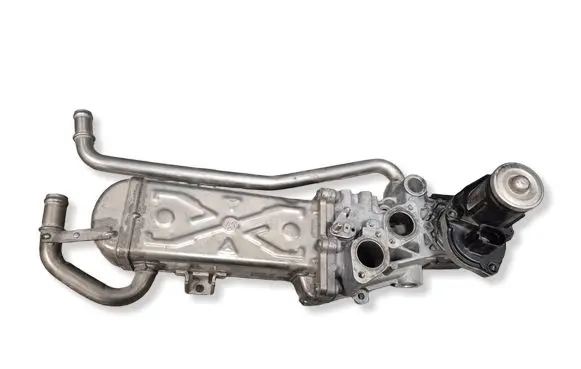 Volkswagen Polo V 6R EGR valve cooler 03P131512E