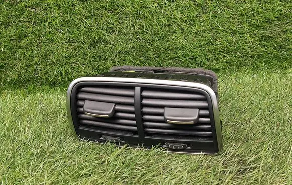 Audi A6 S6 C7 4G Rear air vent grill 4G0819203