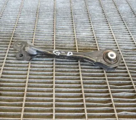 Tesla Model 3 Rear upper control arm/wishbone 104442700C