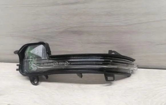 BMW 1 F40 Mirror indicator light 9879128