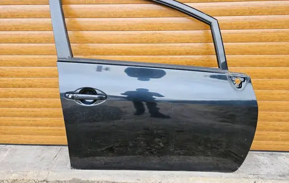 Toyota Auris 150 Front door 67111-12680