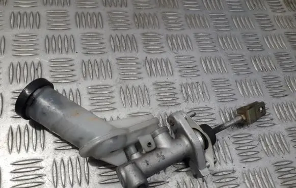 Suzuki Liana Master brake cylinder