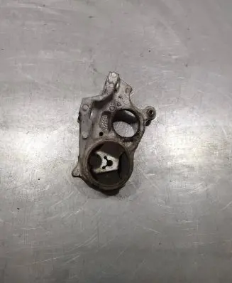 Citroen C4 II Engine mount bracket 9684500180