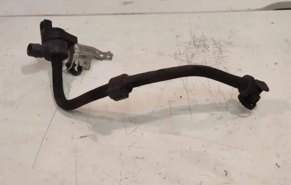 BMW M6 Breather/breather pipe/hose 7636149