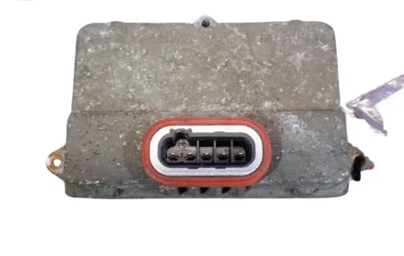 Nissan Primera Voltage converter/converter module 5DV00829000