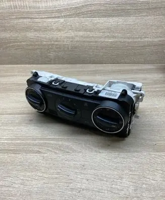 Mercedes-Benz A W169 Climate control unit A1698301585