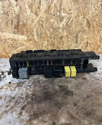 Mercedes-Benz E W211 Comfort/convenience module 2035450701 5DK00797420