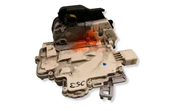 Audi A6 S6 C6 4F Rear door lock 4F0839015