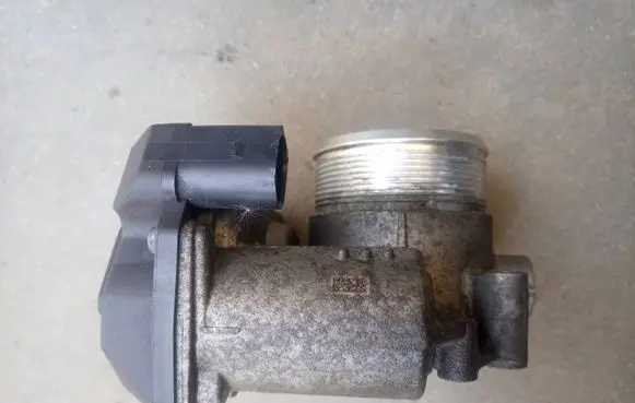 Audi TT TTS RS Mk3 8S Throttle valve 06F133062T