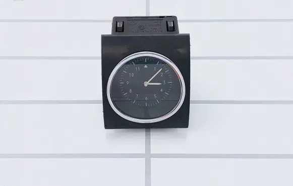 Volkswagen Phaeton Clock 3D0919204B 3D0919204