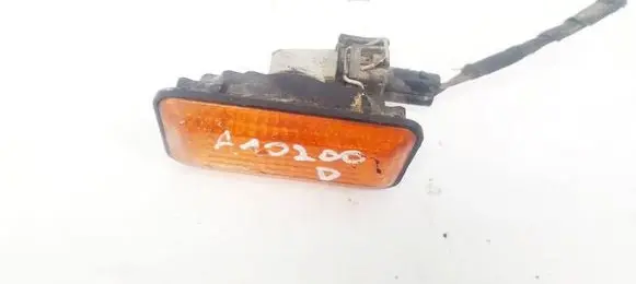 Volkswagen Golf III Front fender indicator light 