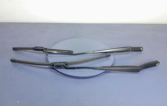 Skoda Rapid (NH) Front wiper blade arm 5JB955409