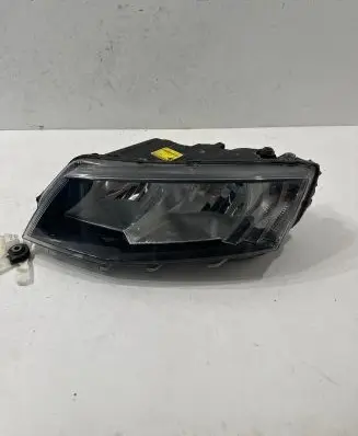 Skoda Octavia Mk3 (5E) Headlight/headlamp 5E194101508s 011AT02AT 030127220100
